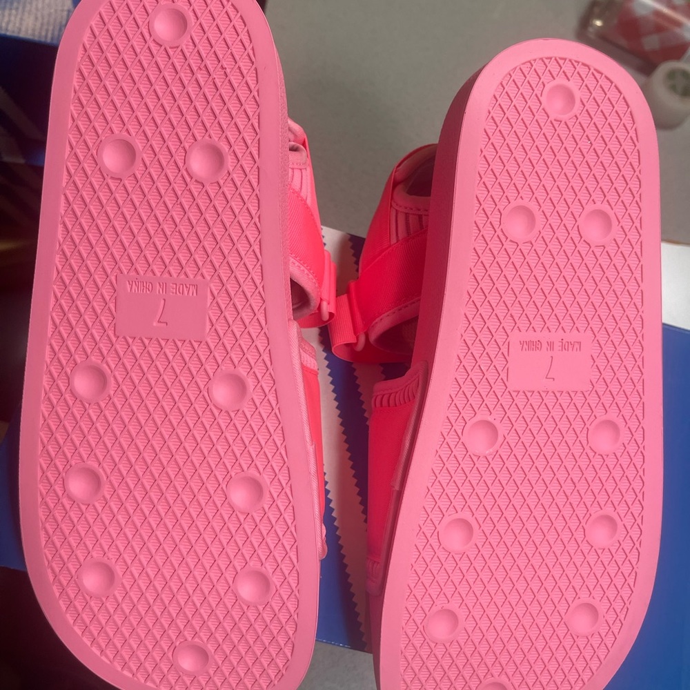 Adidas - Picture 3 of 6